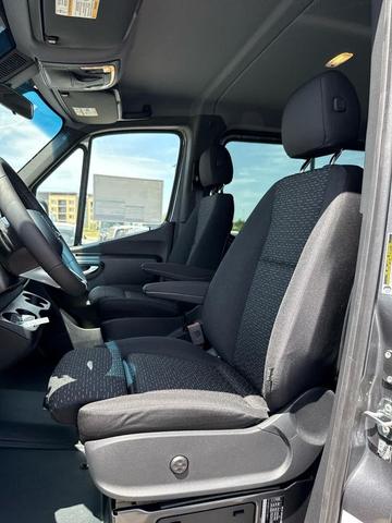 Photo of 2025 F61/Interior re Mercedes-Benz Sprinter 2500