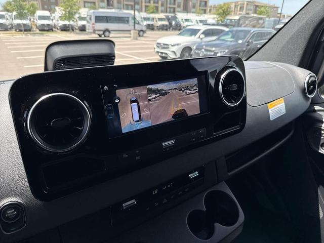 Photo of 2025 F61/Interior re Mercedes-Benz Sprinter 2500