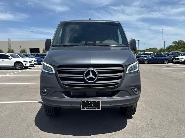 Photo of 2025 F61/Interior re Mercedes-Benz Sprinter 2500