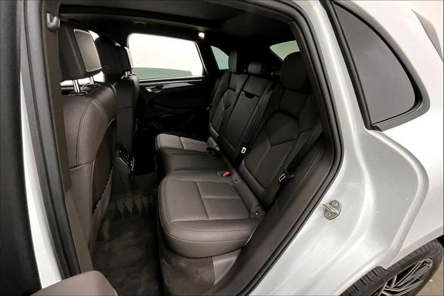 Photo of 2025 White Porsche Macan