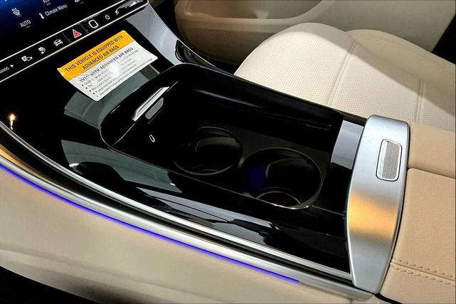 Photo of 2025 Polar White Mercedes-Benz GLC 350e