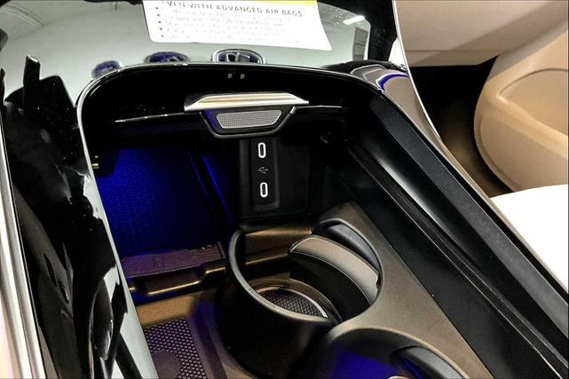 Photo of 2025 Polar White Mercedes-Benz GLC 350e