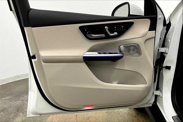 Photo of 2025 Polar White Mercedes-Benz GLC 350e