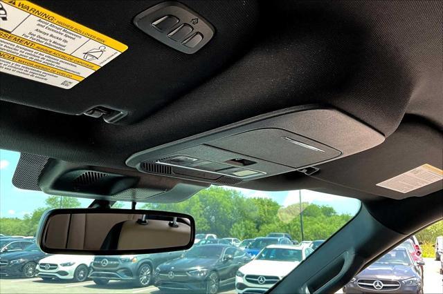 Photo of 2022 Oxford White/Stone Gray Ford F-150