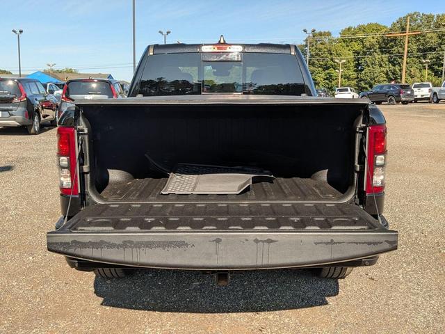 Photo of 2022 Diamond Black Crystal Pearlcoat RAM 1500