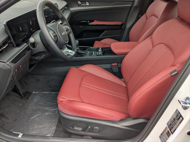 Photo of 2025 Snow White Pearl Kia K5