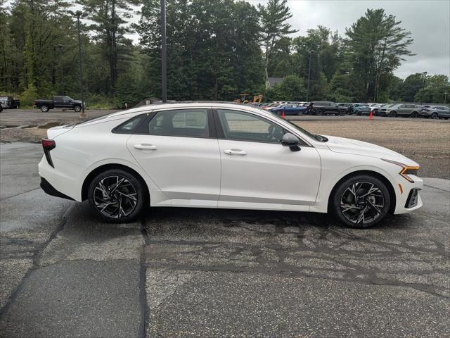 Photo of 2025 Snow White Pearl Kia K5
