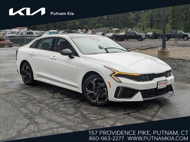 Photo of 2025 Snow White Pearl Kia K5