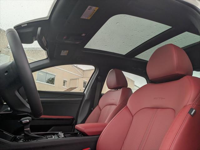 Photo of 2025 Snow White Pearl Kia K5