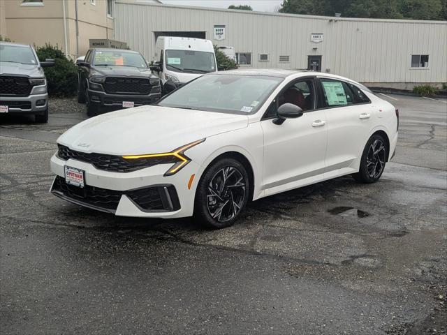 Photo of 2025 Snow White Pearl Kia K5
