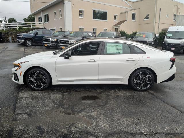 Photo of 2025 Snow White Pearl Kia K5