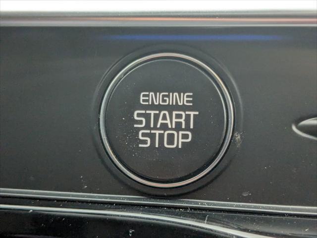 Photo of 2025 Snow White Pearl Kia K5