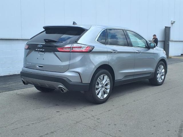 Photo of 2022 Iconic Silver Ford Edge