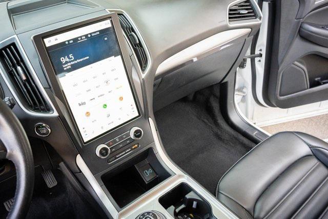 Photo of 2024 Oxford White Ford Edge