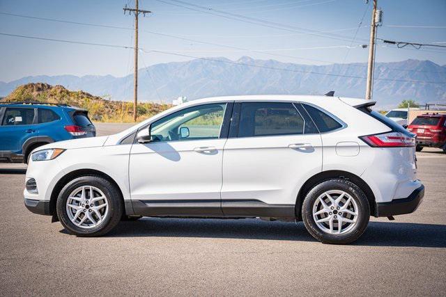 Photo of 2024 Oxford White Ford Edge