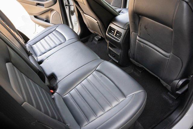 Photo of 2024 Oxford White Ford Edge