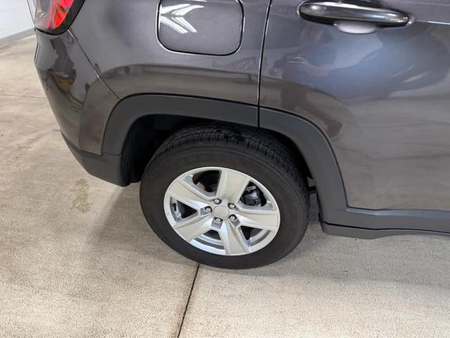 Photo of 2022 Granite Crystal Clearcoat Metallic Jeep Compass