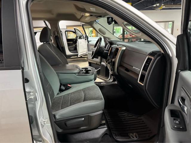 Photo of 2017 Bright Silver Clearcoat Metallic RAM 1500