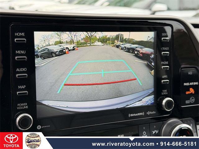 Photo of 2022 Magnetic Gray Metallic Toyota Highlander