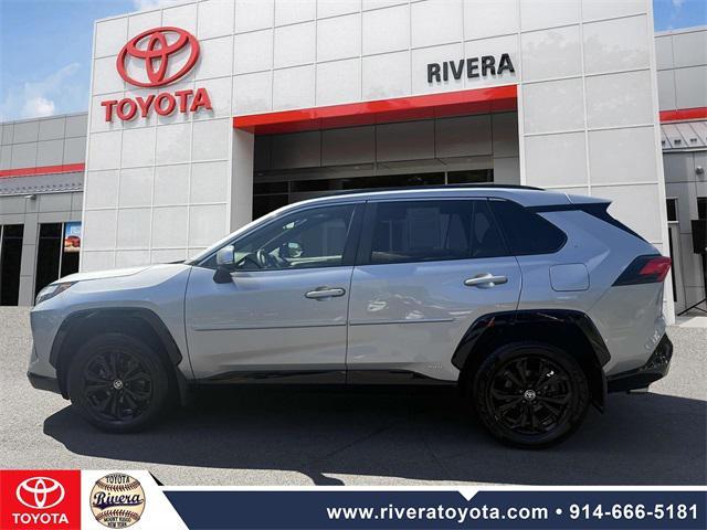 Photo of 2022 Silver Sky Metallic Toyota RAV4 Hybrid