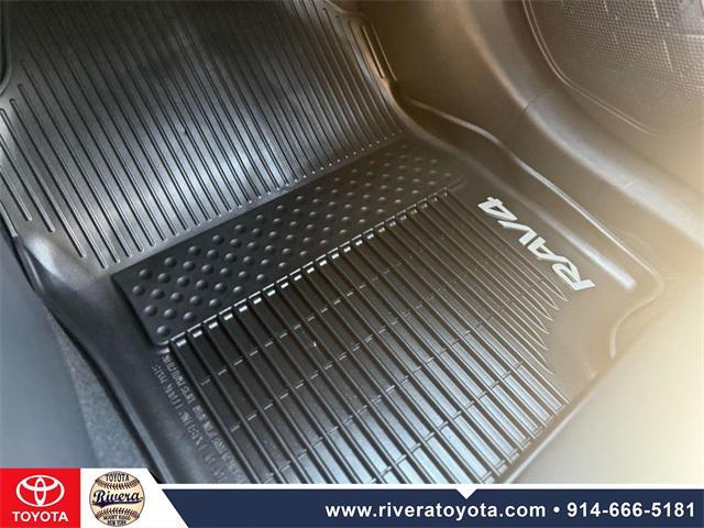 Photo of 2022 Silver Sky Metallic Toyota RAV4 Hybrid