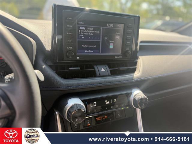 Photo of 2022 Silver Sky Metallic Toyota RAV4 Hybrid