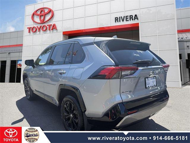 Photo of 2022 Silver Sky Metallic Toyota RAV4 Hybrid