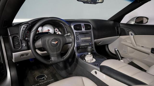 Photo of 2006 Machine Silver Metallic Chevrolet Corvette