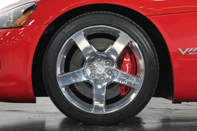 Photo of 2006 Viper Red Dodge Viper