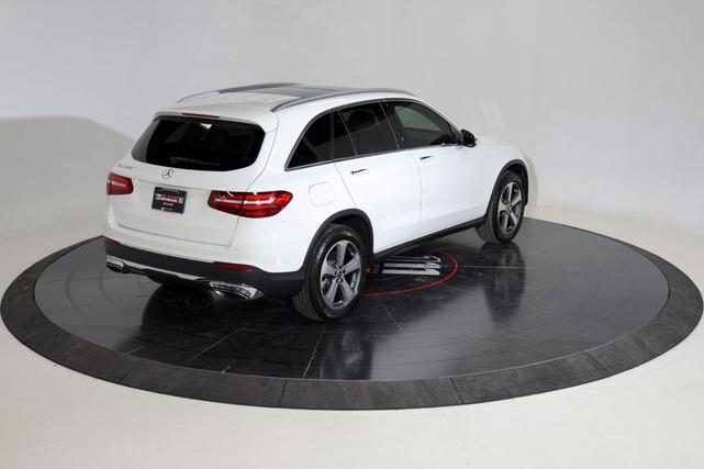 Photo of 2017 Polar White Mercedes-Benz GLC 300