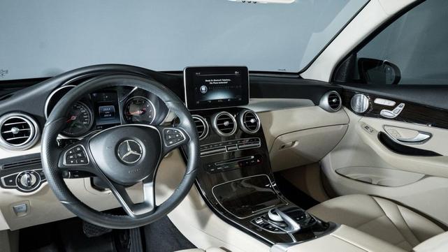 Photo of 2017 Polar White Mercedes-Benz GLC 300