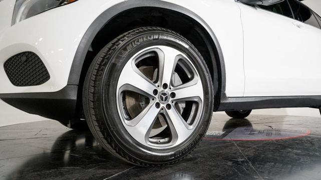 Photo of 2017 Polar White Mercedes-Benz GLC 300