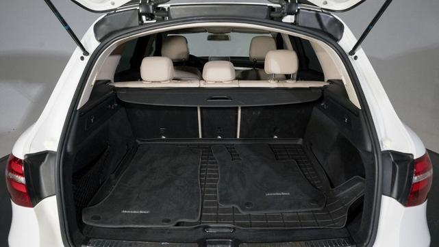 Photo of 2017 Polar White Mercedes-Benz GLC 300