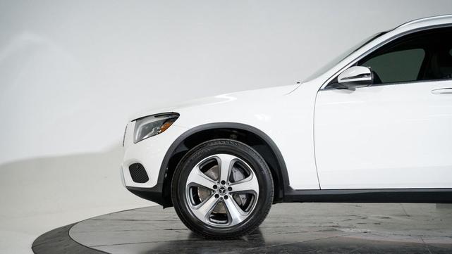Photo of 2017 Polar White Mercedes-Benz GLC 300