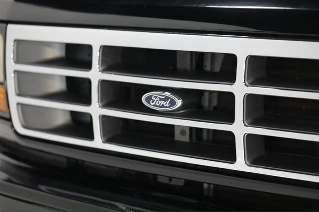 Photo of 1992 Black Ford Bronco
