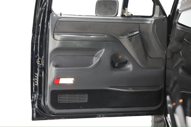 Photo of 1992 Black Ford Bronco