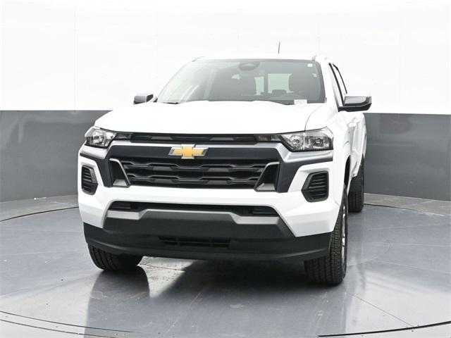 Photo of 2025 Summit White Chevrolet Colorado