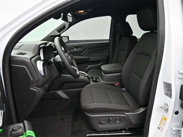 Photo of 2025 Summit White Chevrolet Colorado