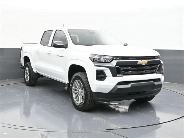 Photo of 2025 Summit White Chevrolet Colorado