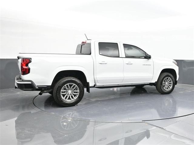 Photo of 2025 Summit White Chevrolet Colorado