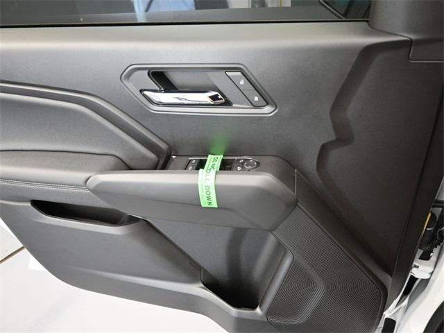 Photo of 2025 Summit White Chevrolet Colorado