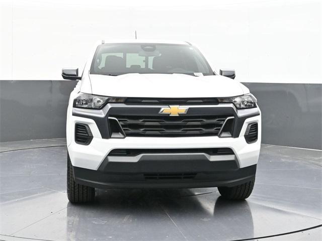 Photo of 2025 Summit White Chevrolet Colorado