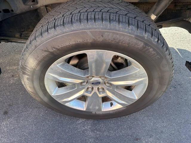 Photo of 2015 Tuxedo Black Metallic Ford F-150