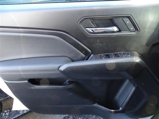 Photo of 2025 White GMC Canyon