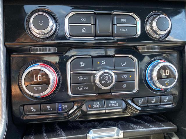 Photo of 2024 Onyx Black GMC Yukon XL