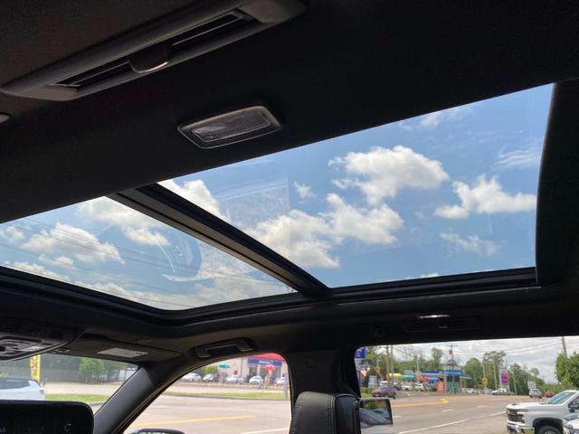 Photo of 2024 Onyx Black GMC Yukon XL