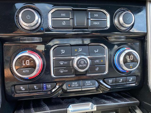Photo of 2024 Onyx Black GMC Yukon XL