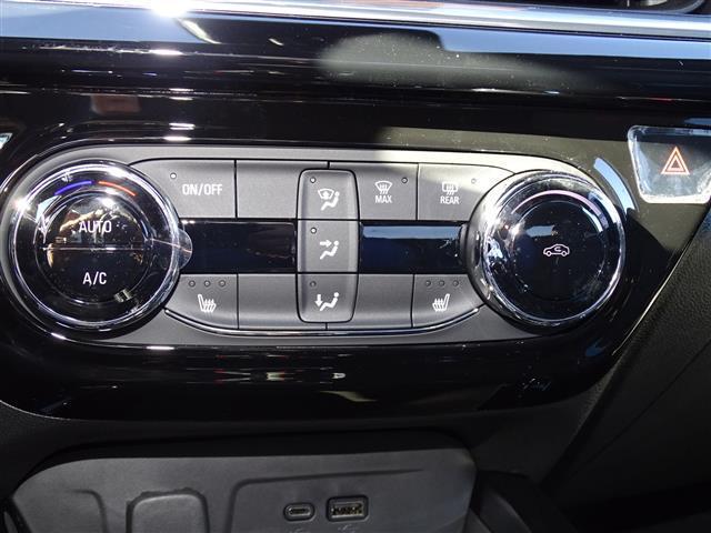 Photo of 2025 White Chevrolet Trax