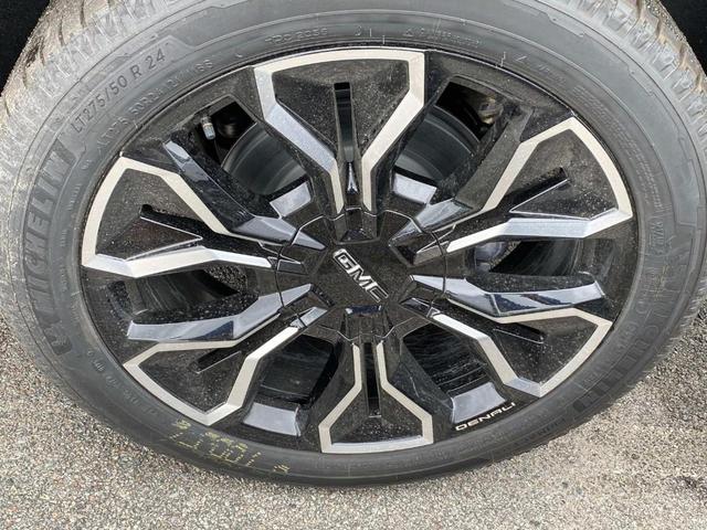 Photo of 2025 Gray GMC Sierra EV