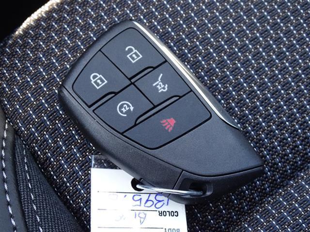Photo of 2022 Blue Metallic Buick Envision